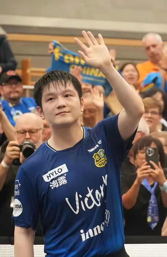 队员们在比 队员们在比